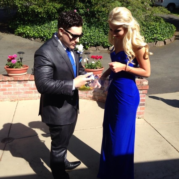 Royal Blue La Femme Prom Dress💎 - Picture 4 of 8